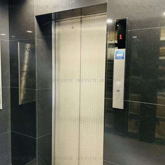 協新ビルのエレベーター