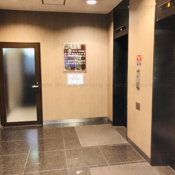 磯田ビルのエレベーターホール