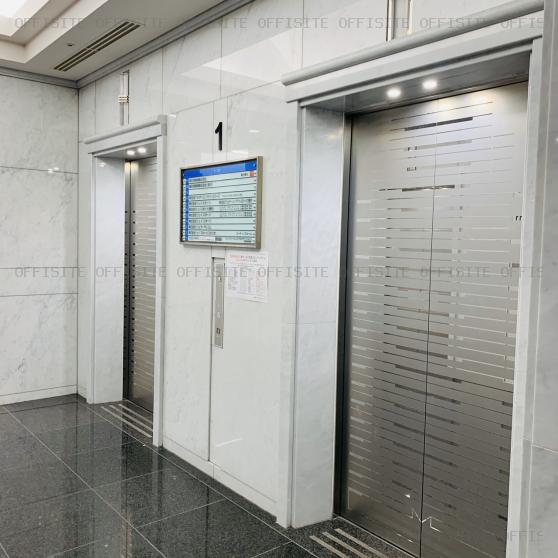 青海フロンティアビルのエレベーター