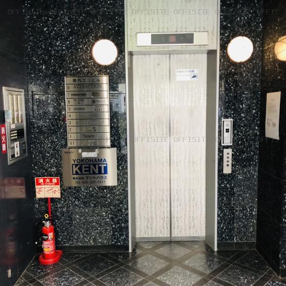 関内エスビルのエレベーター