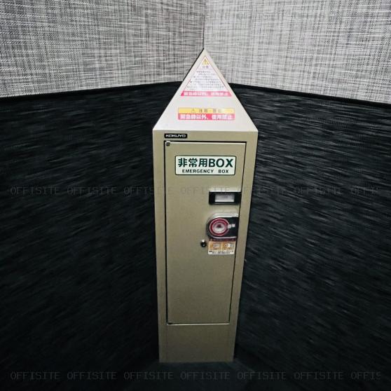 いちご笹塚ビルのエレベーター内非常box