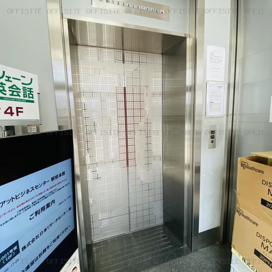 池袋伊藤ビルのエレベーター