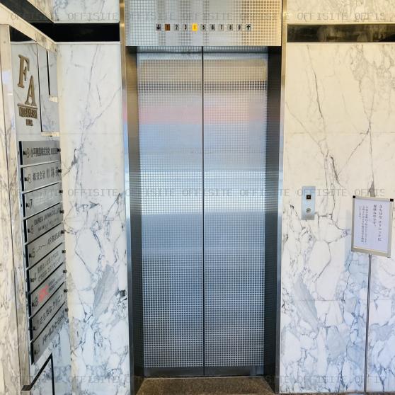 ＦＡ小林ビルのエレベーター