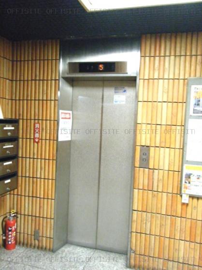 東京都酒造会館ビルのエレベーター