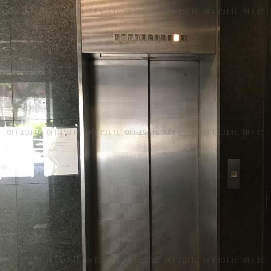 新日本池尻ビルのエレベーター