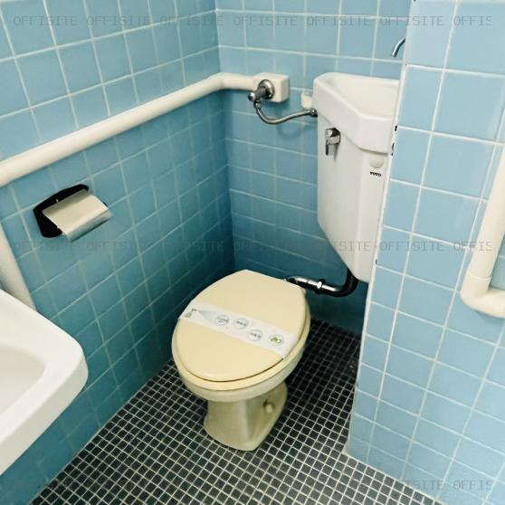 ヴィラ松濤の105号室　トイレ