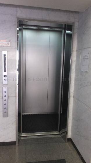 ウィスク三崎町のエレベーター