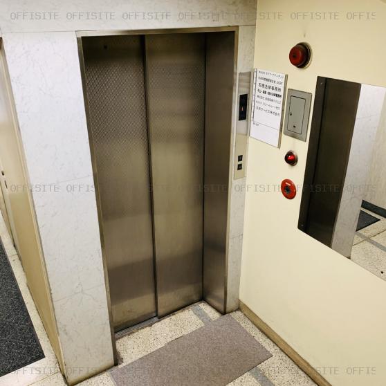 内田ビルのエレベーター