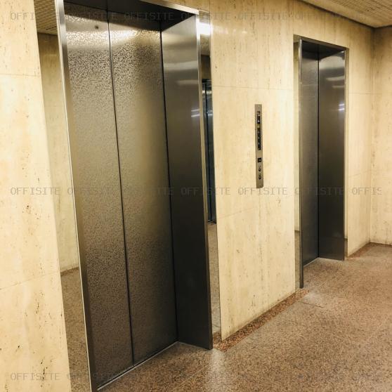 京福ビルのエレベーター