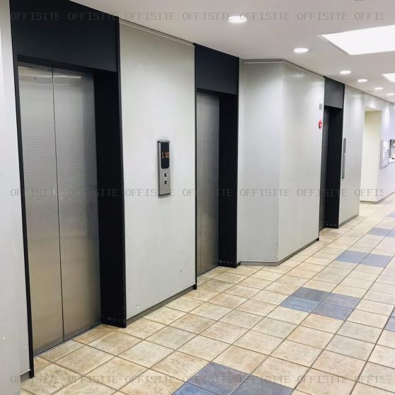 西新宿昭和ビルのエレベーター