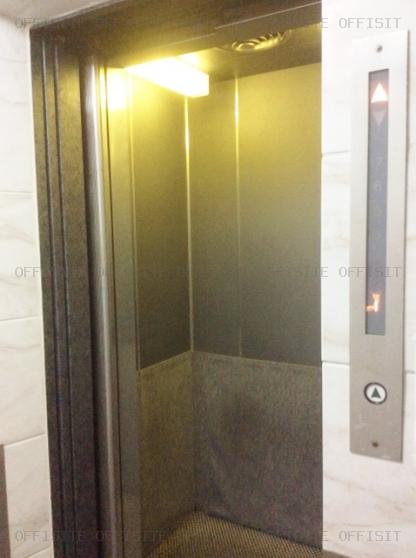 博雅（ハクガ）ビルのエレベーター