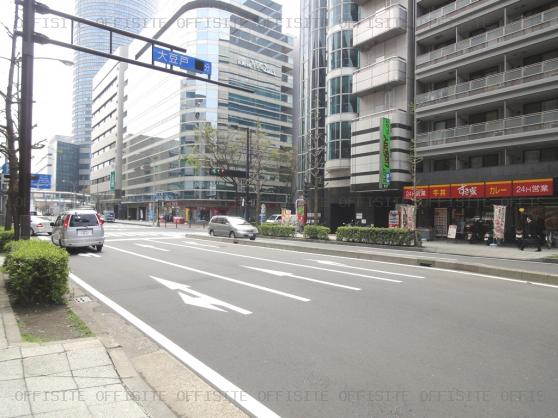 新横浜磯栄ビルのビル前面道路