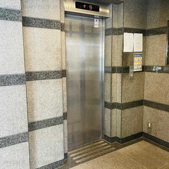 菱秀神楽坂ビルのエレベーター