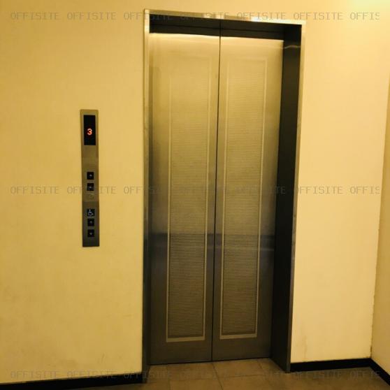 第一法規ビルのエレベーター