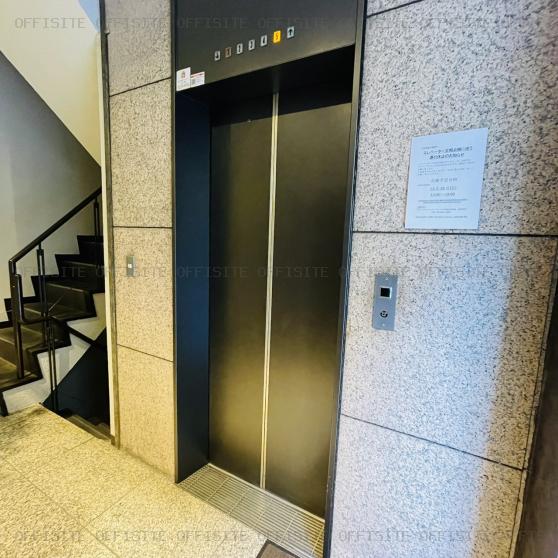 至徳堂ビルのエレベーター