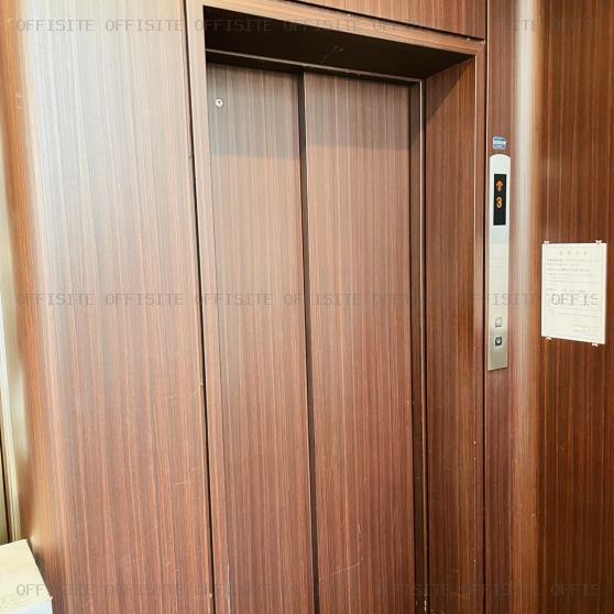赤坂一ツ木のエレベーター