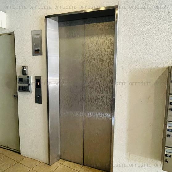 ＩＳＩ（アイエスアイ）ビルのエレベーター