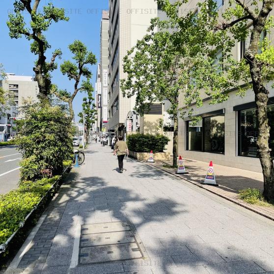 名古屋鴻池ビルディングの前面歩道