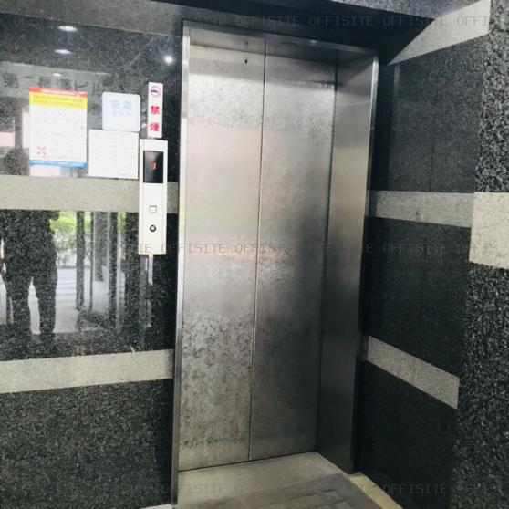 第二長澤ビルのエレベーター