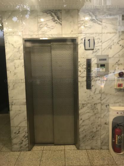 アーバンスペースのエレベーター