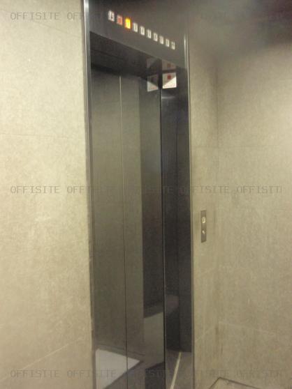 日新中央ビルのエレベーター