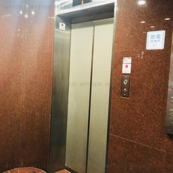 大鷹ビルのエレベーター
