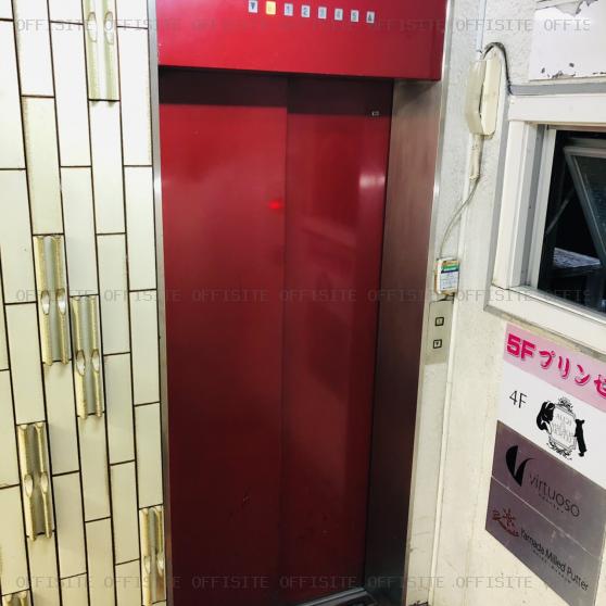 赤坂福富ビルのエレベーター