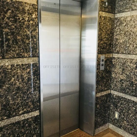 渡辺ビルのエレベーター