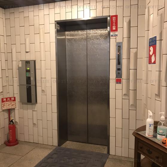 国土西池ビルのエレベーター