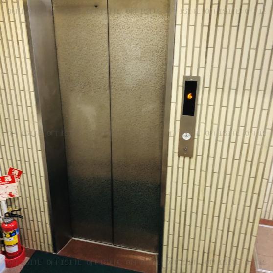 上田司町ビルのエレベーター