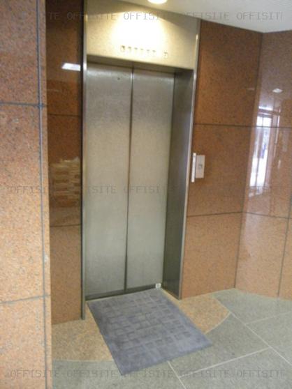 マルキ榎本ビルのエレベーター