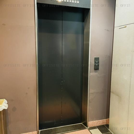 箱崎公園ビルのエレベーター