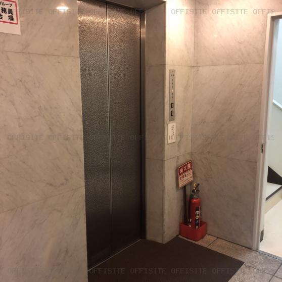 東都自動車ビルのエレベーター