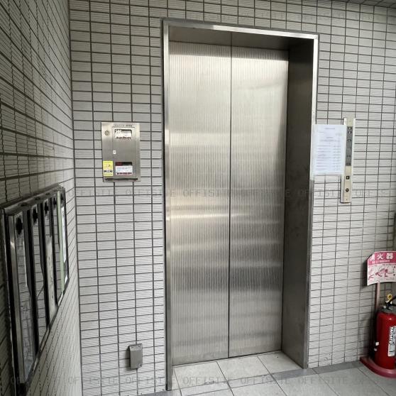 雅ビルのエレベーター