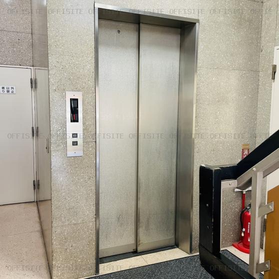 田村町ビルのエレベーター