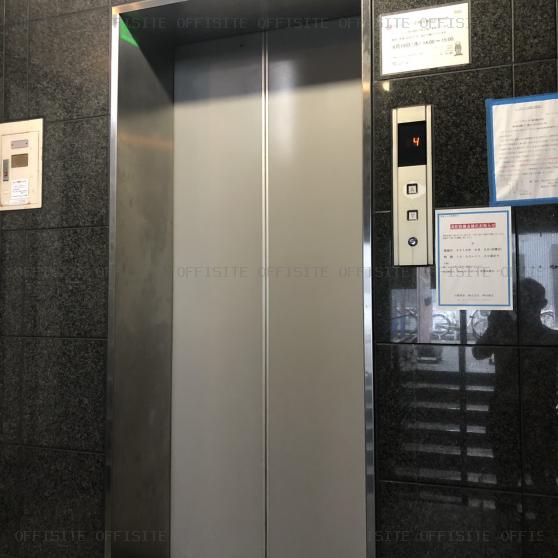東成ビル（エムアイ第１ビル）のエレベーター