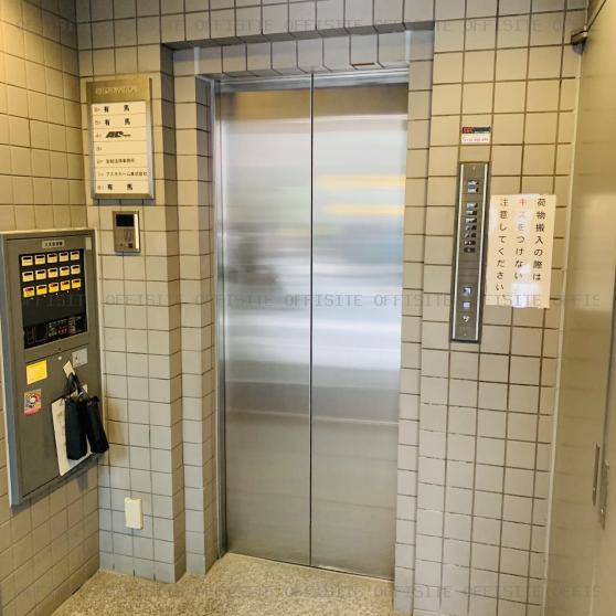 赤坂有馬ビルのエレベーター