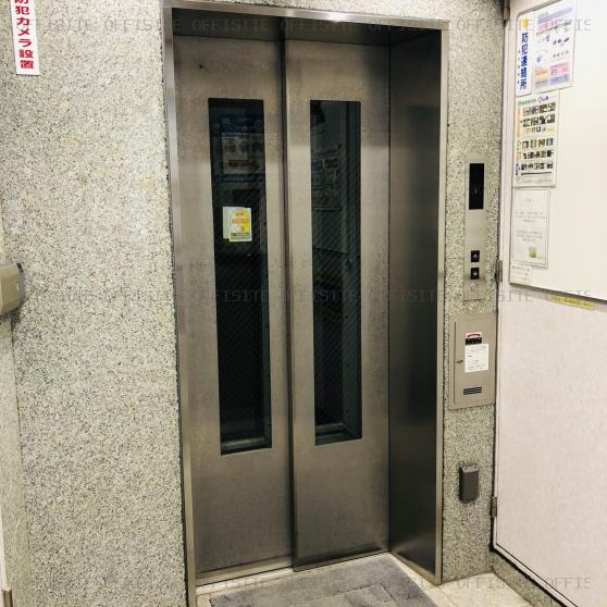 酒井ビルのエレベーター