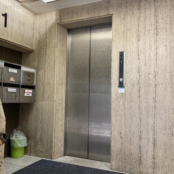 橋本ビルのエレベーター
