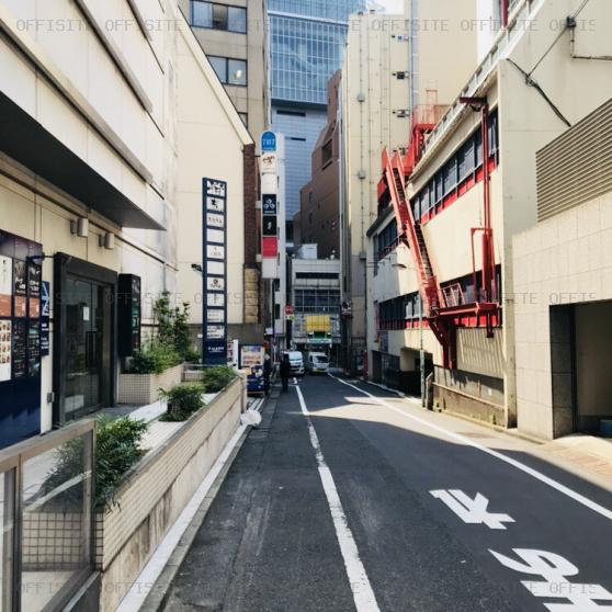 カレイド渋谷宮益坂のビル前面道路