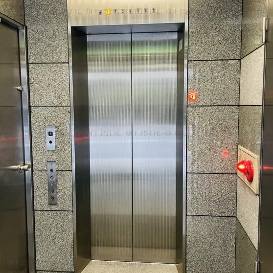 サンエムビルのエレベーター