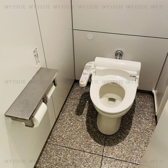 Ｅ・スペースタワーの男子トイレ