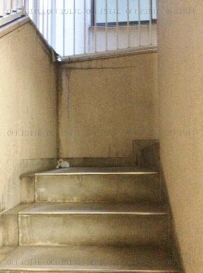 サワダビルの階段