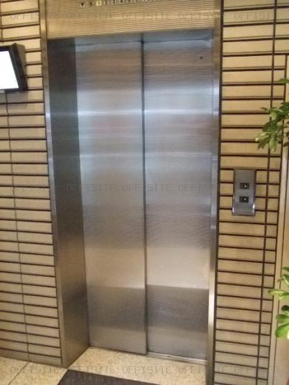 荒久ビルのエレベーター