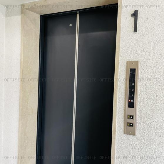 スプリングビルのエレベーター