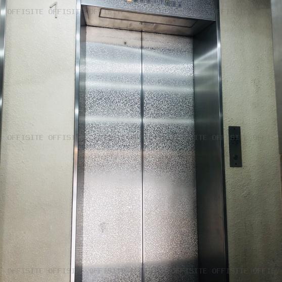 上野シルクビルのエレベーター