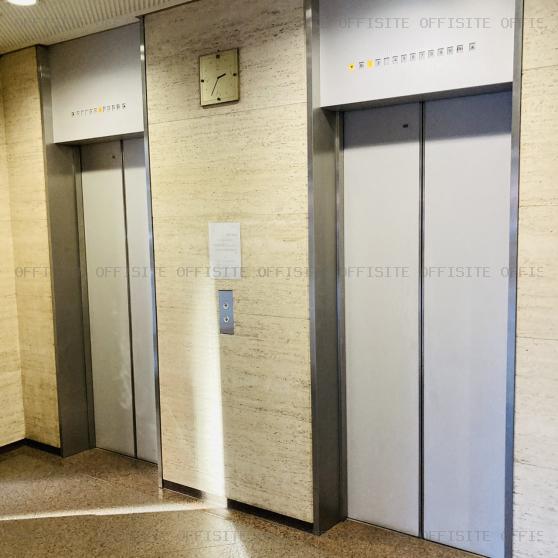 神田神保町ビルのエレベーター