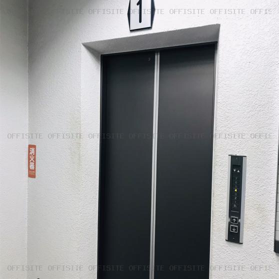 王子不動産銀座ビルのエレベーター