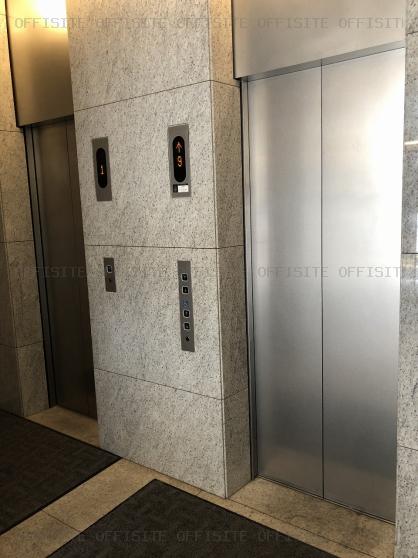 日比谷頴川ビル（ビジョンワークス有楽町）のエレベーター