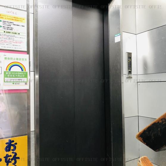 成田ビルのエレベーター